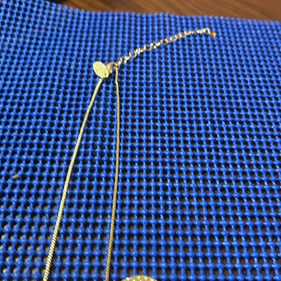 NWT Jules B Gold Hammered Circular Design Drop Statement Necklace. - Picture 7 of 7